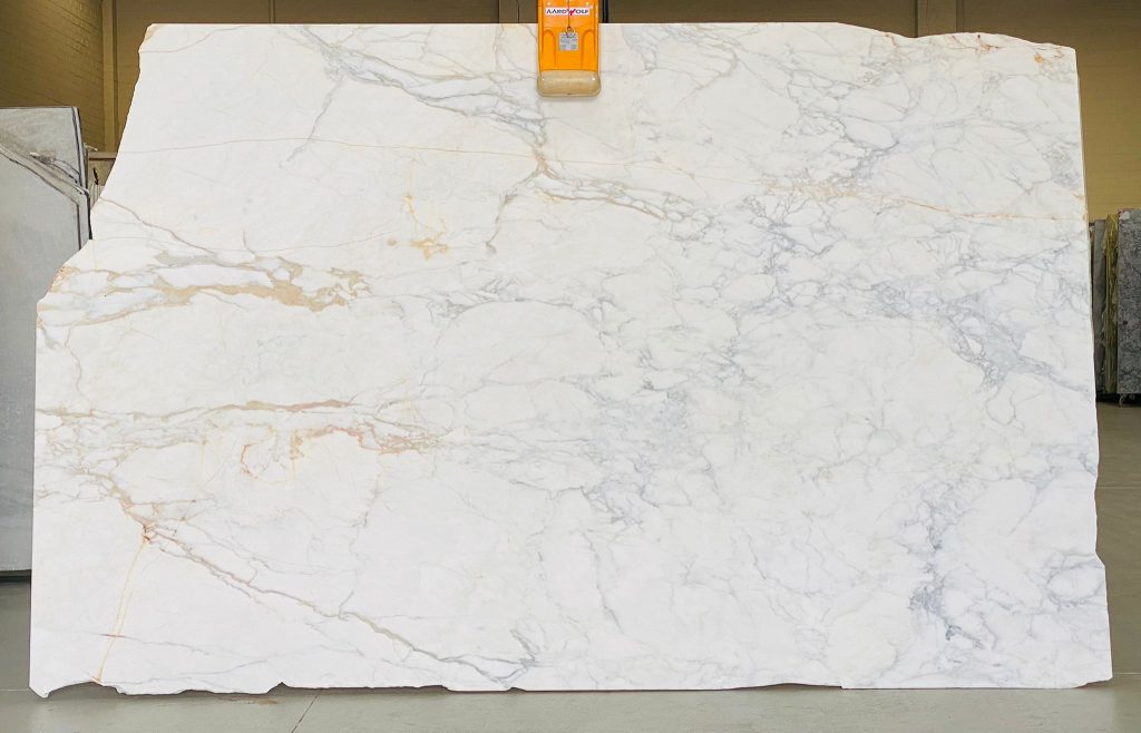 Calacatta Oro Block 16389 e1653960964562